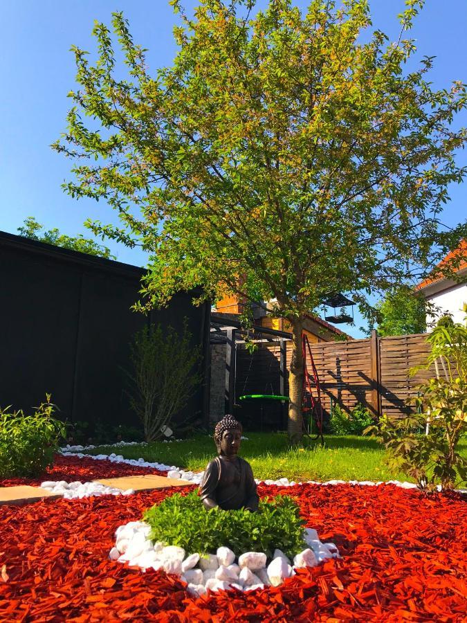 "Casa20200" 2 X Apartments Je 150Qm Fuer Business, Familien, Gruppen, Handwerker 15Min Von Berlin, Erdbeerhof, Outlet B5, 5Min Vom See Falkensee !! 2 Apartment Each 150Qm For Business , Families 15Min From Berlin!! Exteriér fotografie