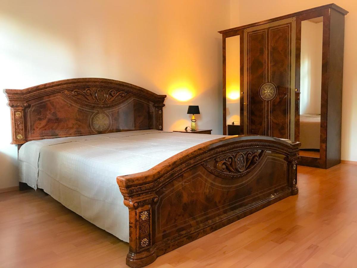 "Casa20200" 2 X Apartments Je 150Qm Fuer Business, Familien, Gruppen, Handwerker 15Min Von Berlin, Erdbeerhof, Outlet B5, 5Min Vom See Falkensee !! 2 Apartment Each 150Qm For Business , Families 15Min From Berlin!! Exteriér fotografie