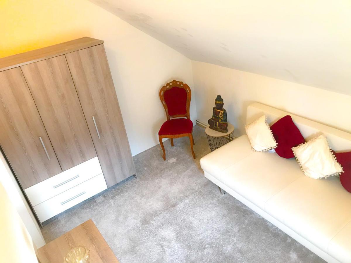 "Casa20200" 2 X Apartments Je 150Qm Fuer Business, Familien, Gruppen, Handwerker 15Min Von Berlin, Erdbeerhof, Outlet B5, 5Min Vom See Falkensee !! 2 Apartment Each 150Qm For Business , Families 15Min From Berlin!! Exteriér fotografie