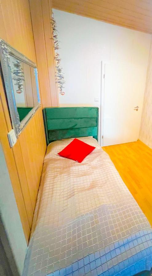"Casa20200" 2 X Apartments Je 150Qm Fuer Business, Familien, Gruppen, Handwerker 15Min Von Berlin, Erdbeerhof, Outlet B5, 5Min Vom See Falkensee !! 2 Apartment Each 150Qm For Business , Families 15Min From Berlin!! Exteriér fotografie